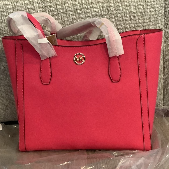 Michael Kors Fuchsia Tote Bag - Picture 1 of 3